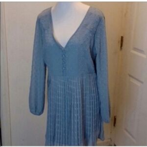 Lulu"s size XL dress knee length Swiss DOTS V neck shift